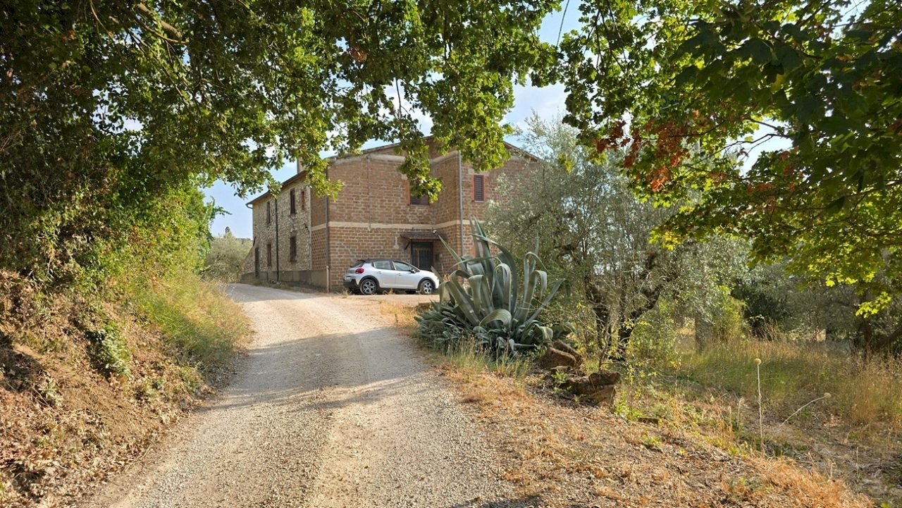 PORZIONE DI CASALE IN PIETRA (3) - Portion of a house Via Selvarella 11, Montecchio - photo 3