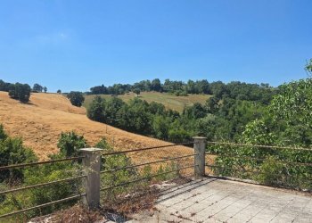 terrazzo panoramico  (2) - Casale Morano Osteria, Gualdo Tadino - foto 22