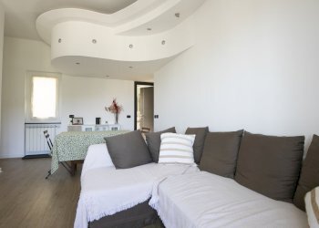 living - Appartamento Via Enrico Hilyer Giglioli, Genova (zona Marassi) - foto 8