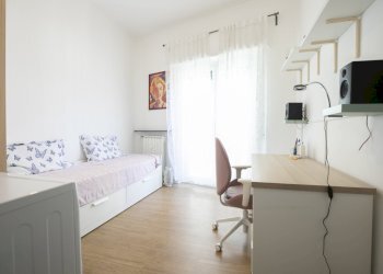 camera - Appartamento Via Enrico Hilyer Giglioli, Genova (zona Marassi) - foto 21