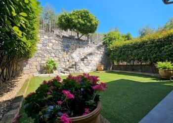 giardino - Villa a Schiera Via Maccagne 25, Toirano - foto 12