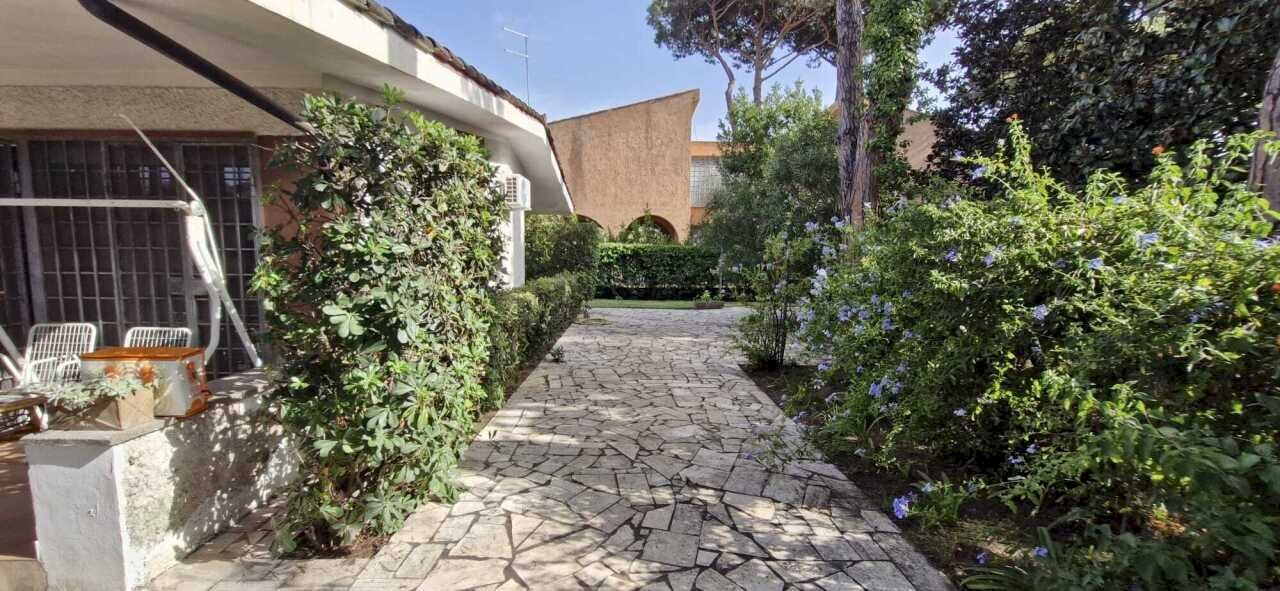 PHOTO-2026-09-02-11-12-18 - Villa Viale delle Dalie 7, Anzio - foto 2