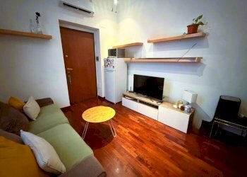 Soggiorno con cucina a vista - Bilocale Via Vittorio Salmini 4, Milano (zona Ticinese) - foto 3