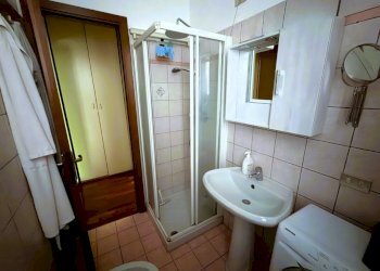 Bagno finestrato - Bilocale Via Vittorio Salmini 4, Milano (zona Ticinese) - foto 12