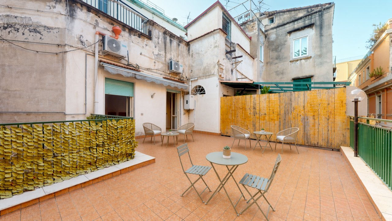 0.2 - Two-room apartment Vico Corrieri 30, Napoli (neighborhood San Ferdinando) - photo 2