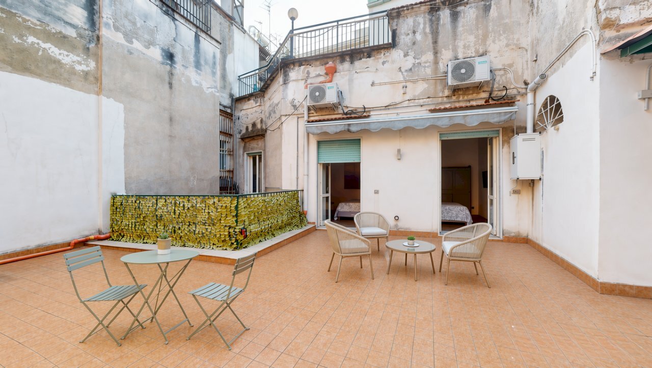 0.3 - Two-room apartment Vico Corrieri 30, Napoli (neighborhood San Ferdinando) - photo 3