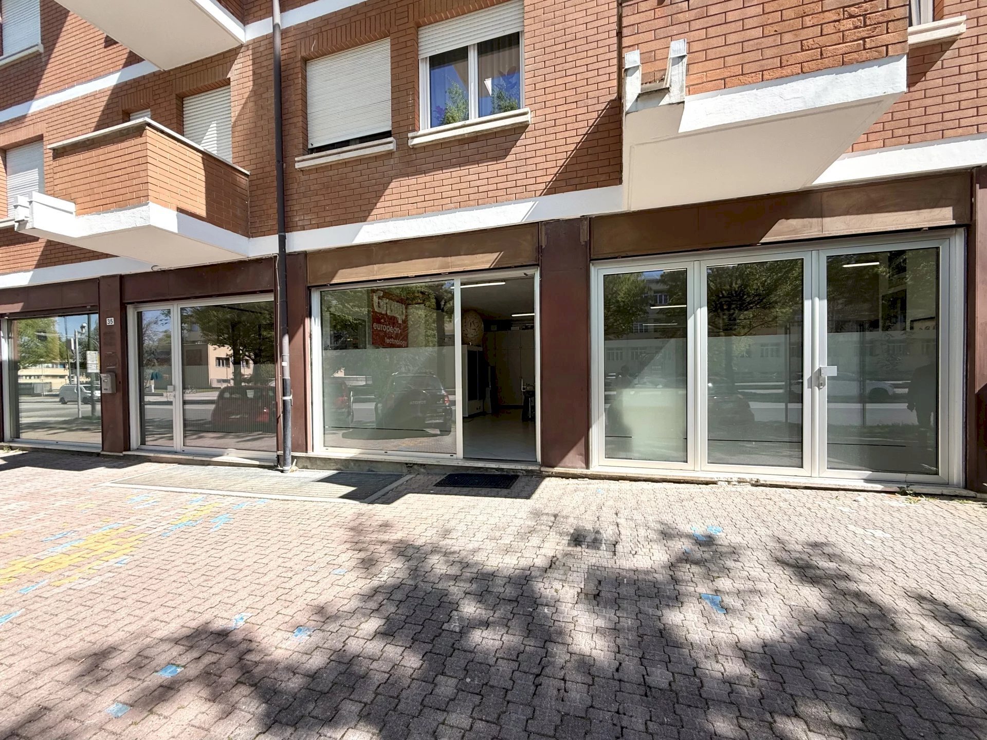 Negozio Corso A. de Gasperi, Cuneo (zona Donatello) - foto 2
