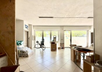 Negozio Corso A. de Gasperi, Cuneo (zona Donatello) - foto 22