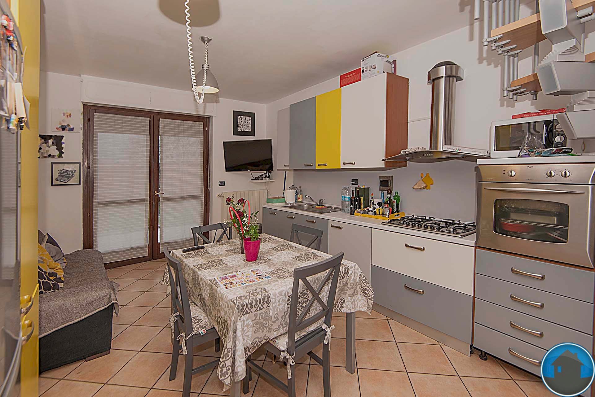 Four-room apartment Stradale San Secondo, 35, Pinerolo - photo 2