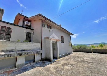 Porzione di casa Str. Santa Barbara, Tavullia - foto 3