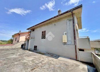 Porzione di casa Str. Santa Barbara, Tavullia - foto 4