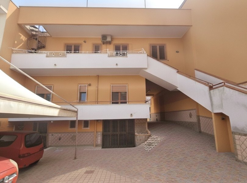 Casa indipendente Mondragone - foto 1