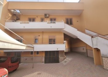 Casa indipendente Mondragone - foto 1