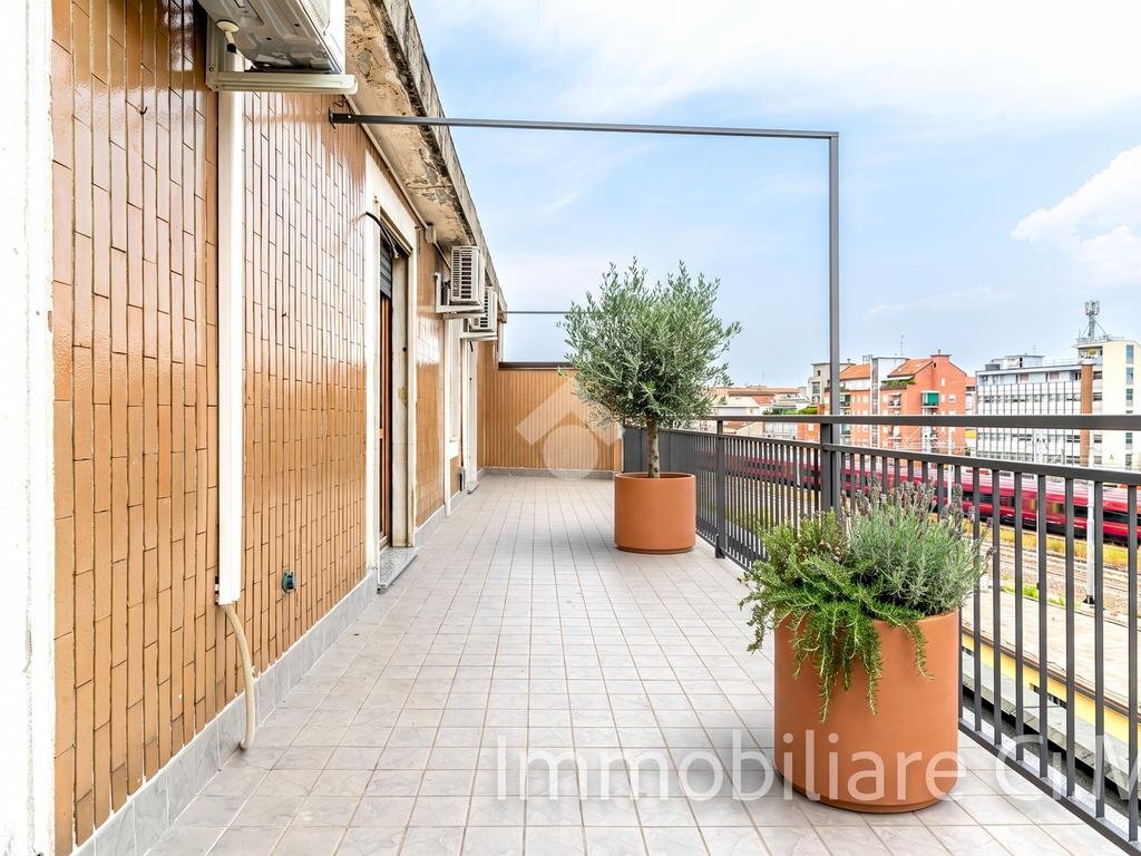Quadrilocale Via Monte Nevoso, Milano (zona Città Studi) - foto 1