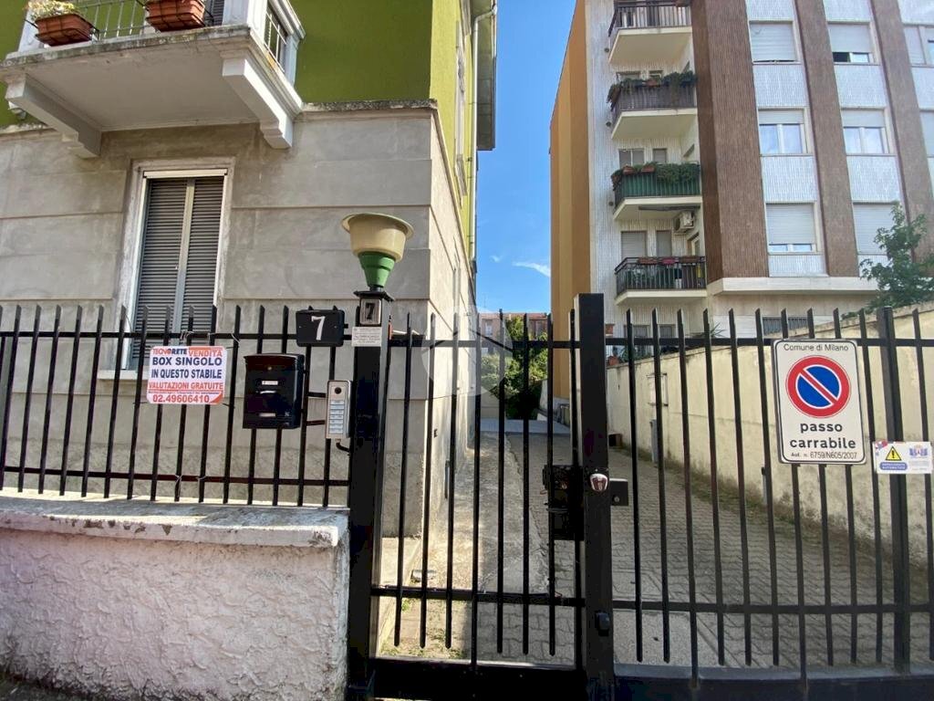 Box Via Terni, Milano (zona Baggio) - foto 2