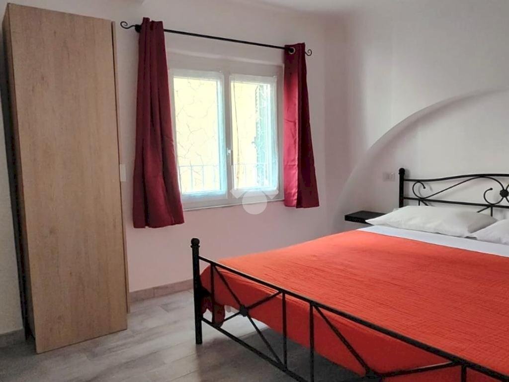 One-room apartment Via S. Giorgio, Genova (neighborhood Centro Storico) - photo 3