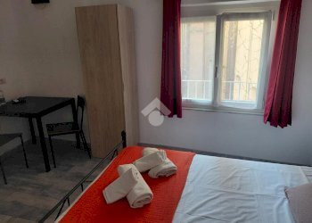 One-room apartment Via S. Giorgio, Genova (neighborhood Centro Storico) - photo 4