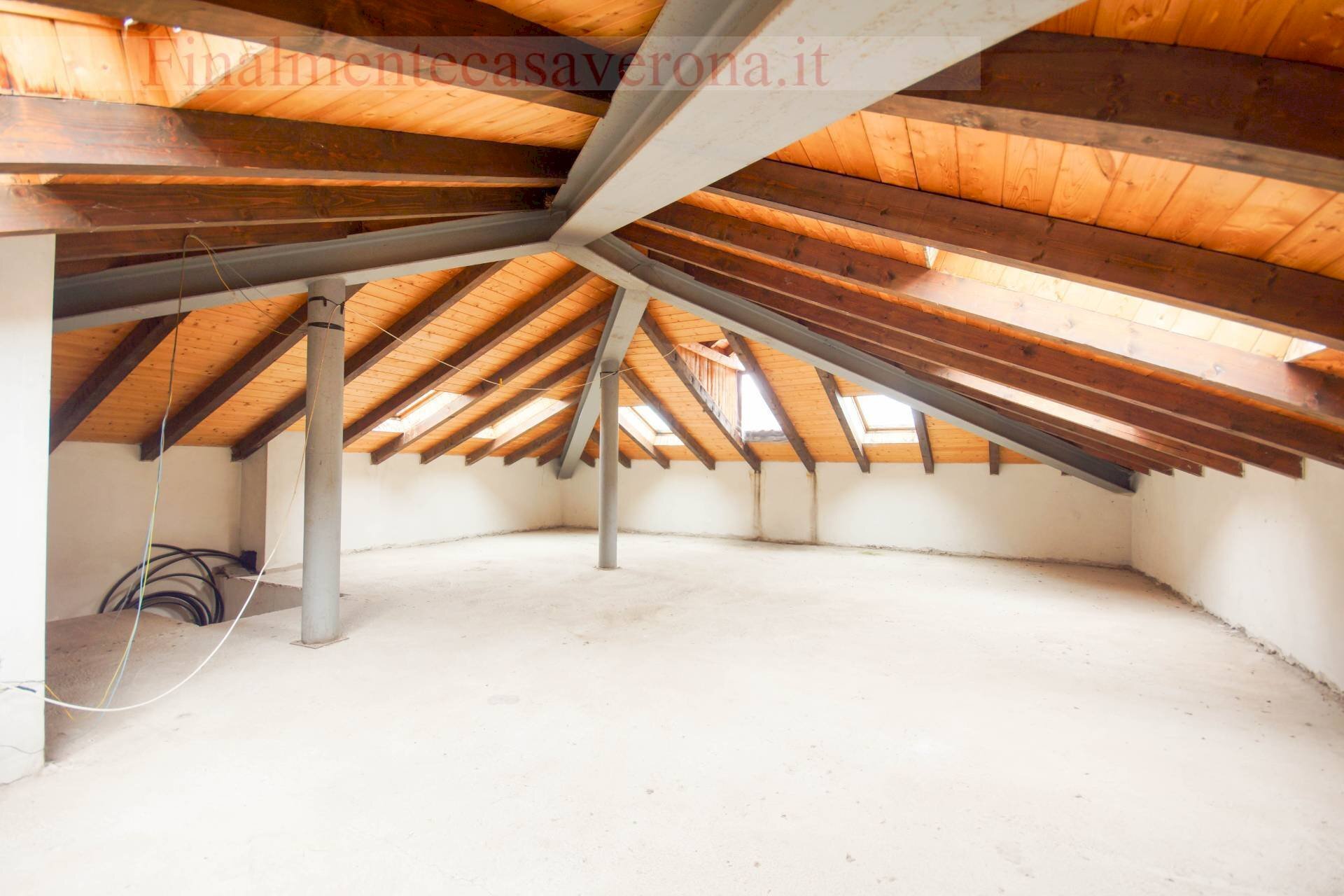 sottotetto - Appartamento Piazza Gugliemo Marconi
 
7, Cembra Lisignago - foto 1