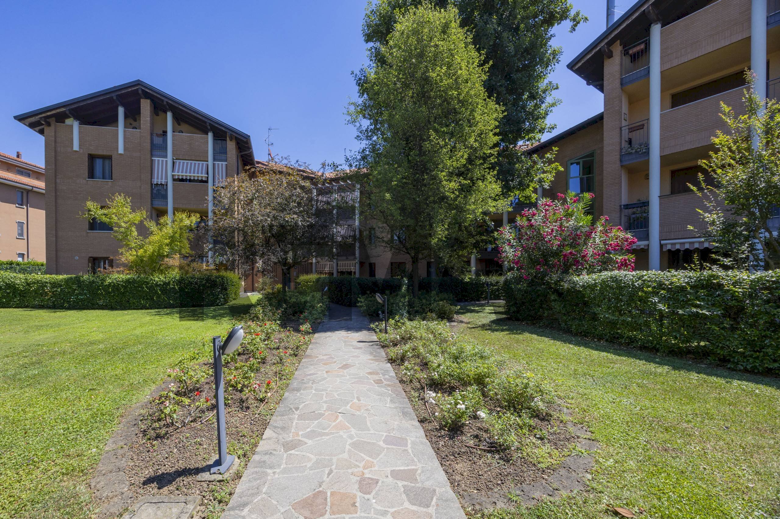 Giardino - Three-room apartment Via Lecco
 
66, Agrate Brianza - photo 1