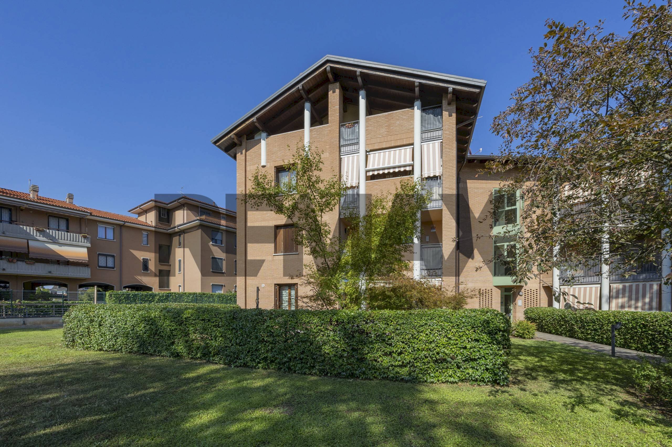 Edificio all\'aperto - Three-room apartment Via Lecco
66, Agrate Brianza - photo 2