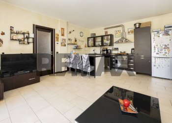 Sala da pranzo - Three-room apartment Via Lecco
 
66, Agrate Brianza - photo 6
