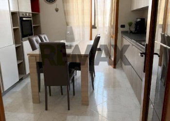 Sala da pranzo - Trilocale Via Ugo Foscolo
 
146, Bari - foto 3