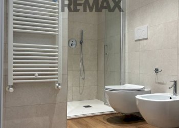 Bagno - Two-room apartment Via Martin Luther King
37, Bari - photo 10