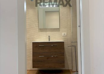 Bagno - Two-room apartment Via Martin Luther King
37, Bari - photo 11