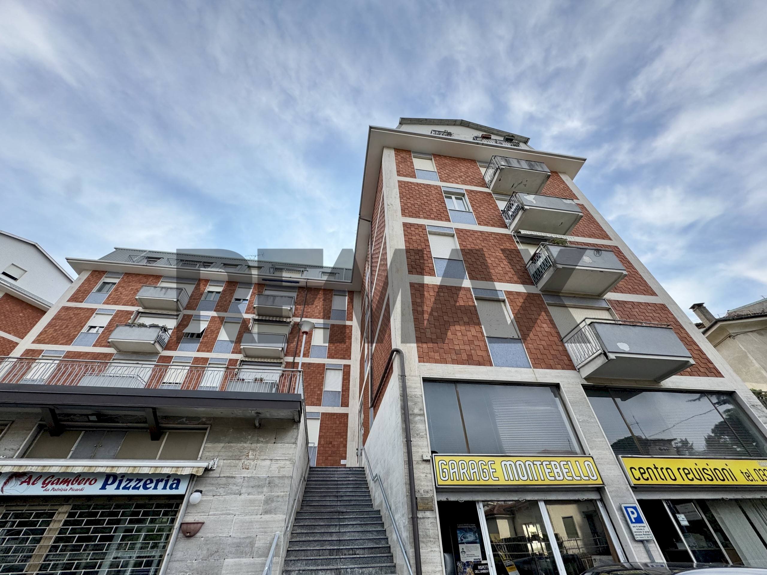 Edificio all\'aperto - Three-room apartment VIA MONTEBELLO
 
5, Varese - photo 1