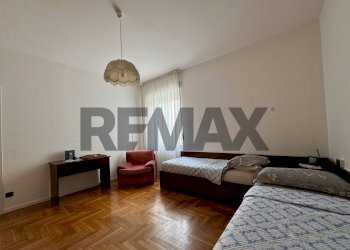 Camera / camera da letto - Three-room apartment VIA MONTEBELLO
 
5, Varese - photo 12