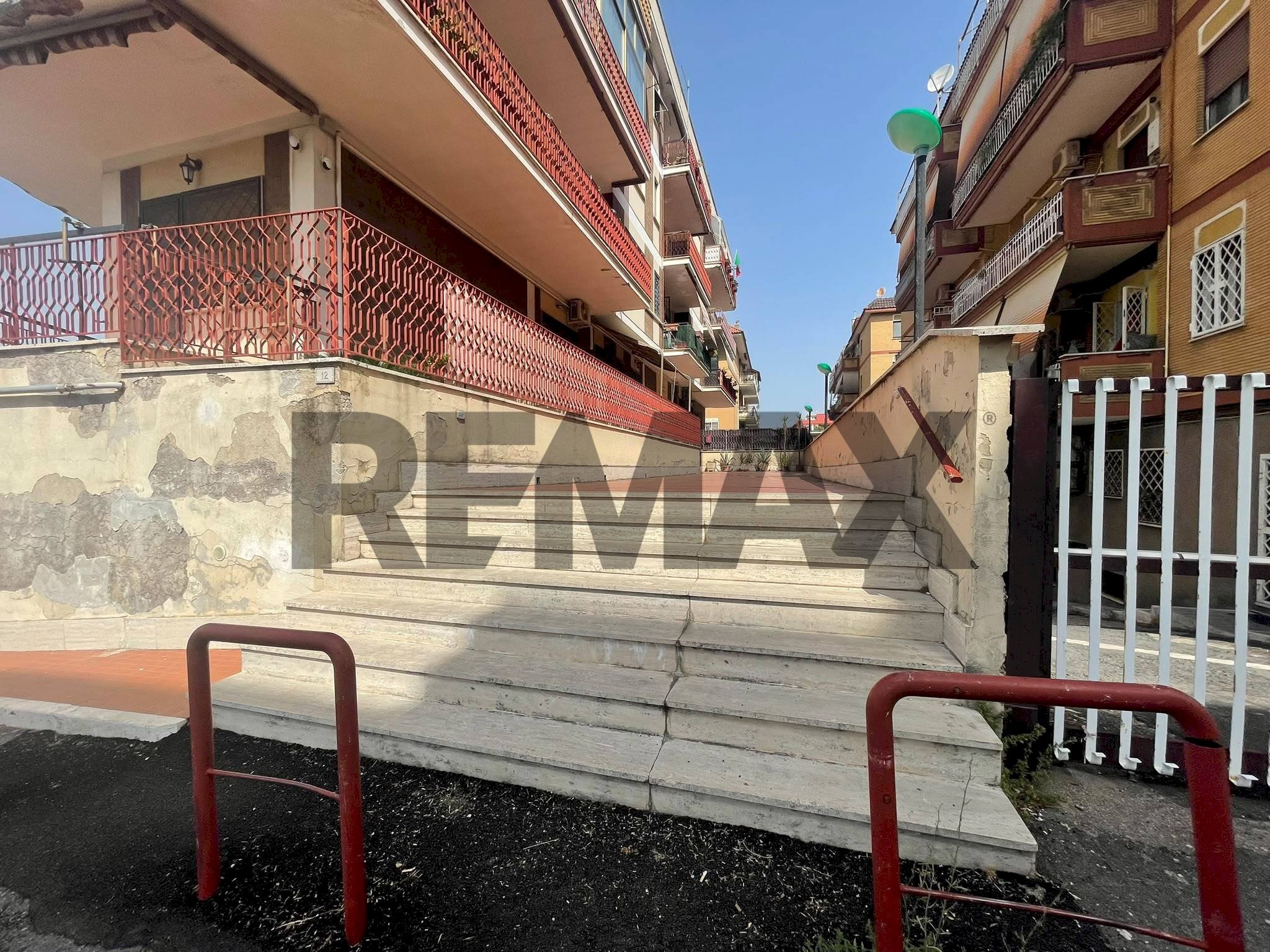 Edificio all\'aperto - Three-room apartment Via Pierluigi da Palestrina
12, Ciampino - photo 2