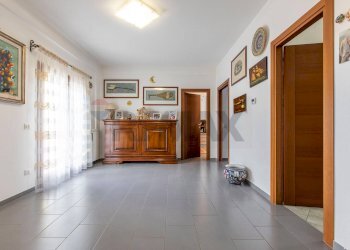 Hall / corridoio - Villa Via Mazzamagna
 
96, Marino - foto 7