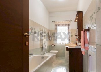 Bagno - Villa Via Mazzamagna
 
96, Marino - foto 12