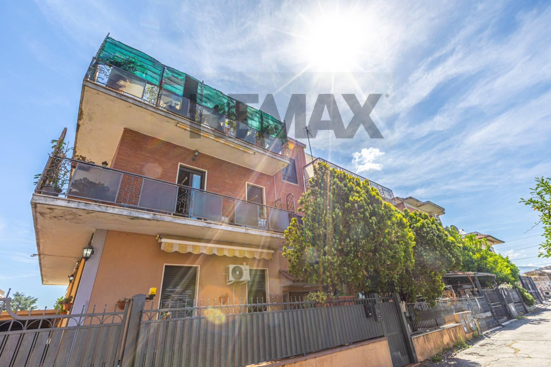 Edificio all\'aperto - Three-room apartment VIA UMBERTO MADDALENA
 
77, Ciampino - photo 1