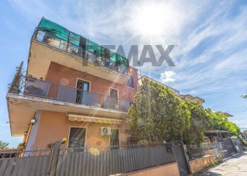 Edificio all\'aperto - Three-room apartment VIA UMBERTO MADDALENA
 
77, Ciampino - photo 1