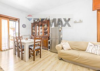 Sala da pranzo - Three-room apartment VIA UMBERTO MADDALENA
 
77, Ciampino - photo 18