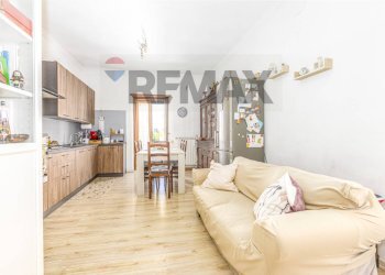 Sala da pranzo - Three-room apartment VIA UMBERTO MADDALENA
 
77, Ciampino - photo 20