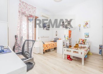 Camera / camera da letto - Three-room apartment VIA UMBERTO MADDALENA
 
77, Ciampino - photo 37