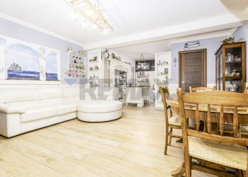 Sala da pranzo - Villa a Schiera Via appia Nuova
995, Roma - foto 11