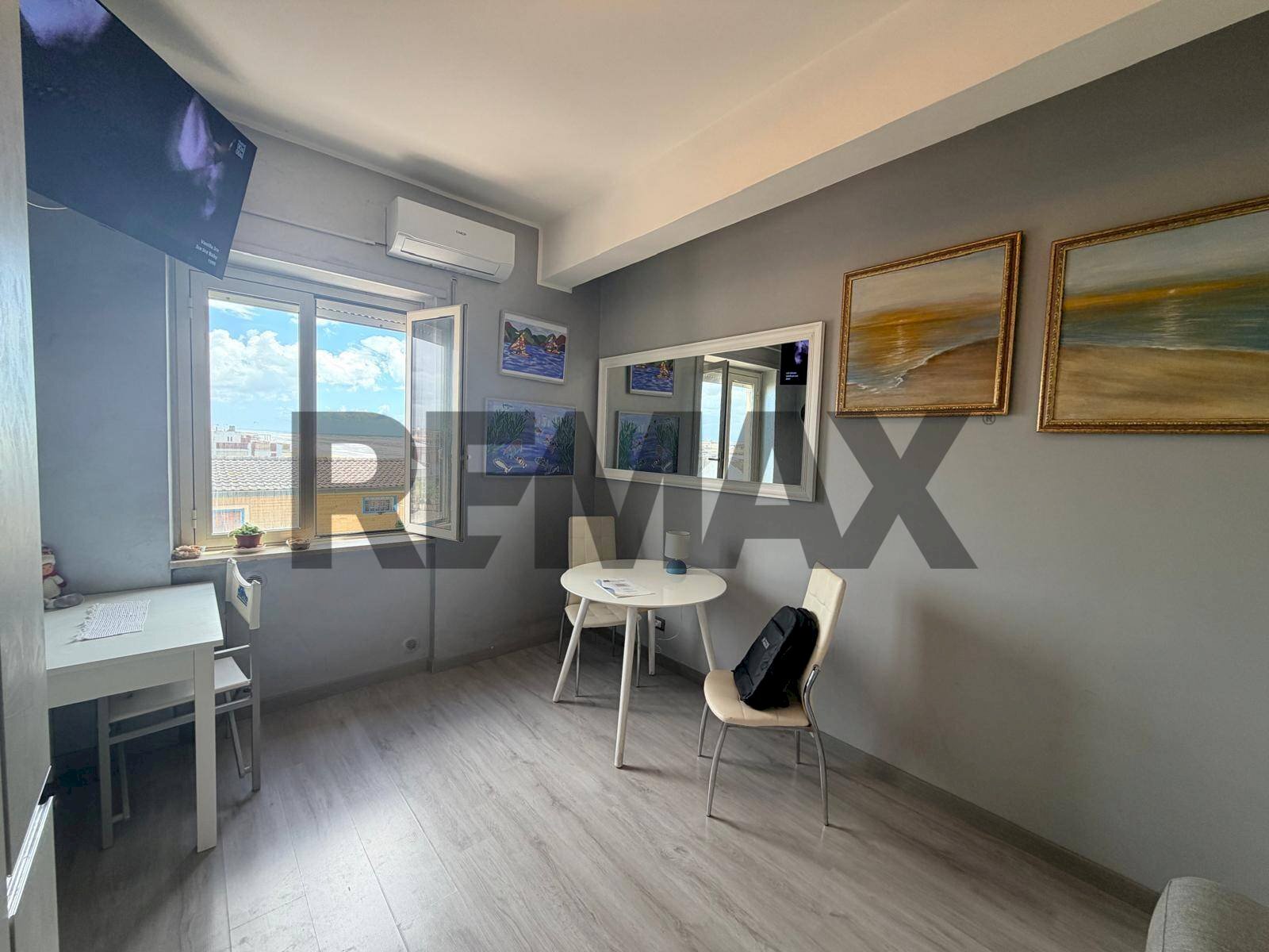 Sala da pranzo - Monolocale Lungomare delle sirene
 
179, Pomezia - foto 1