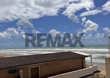 Vista dell\'acqua - Monolocale Lungomare delle sirene
 
179, Pomezia - foto 9