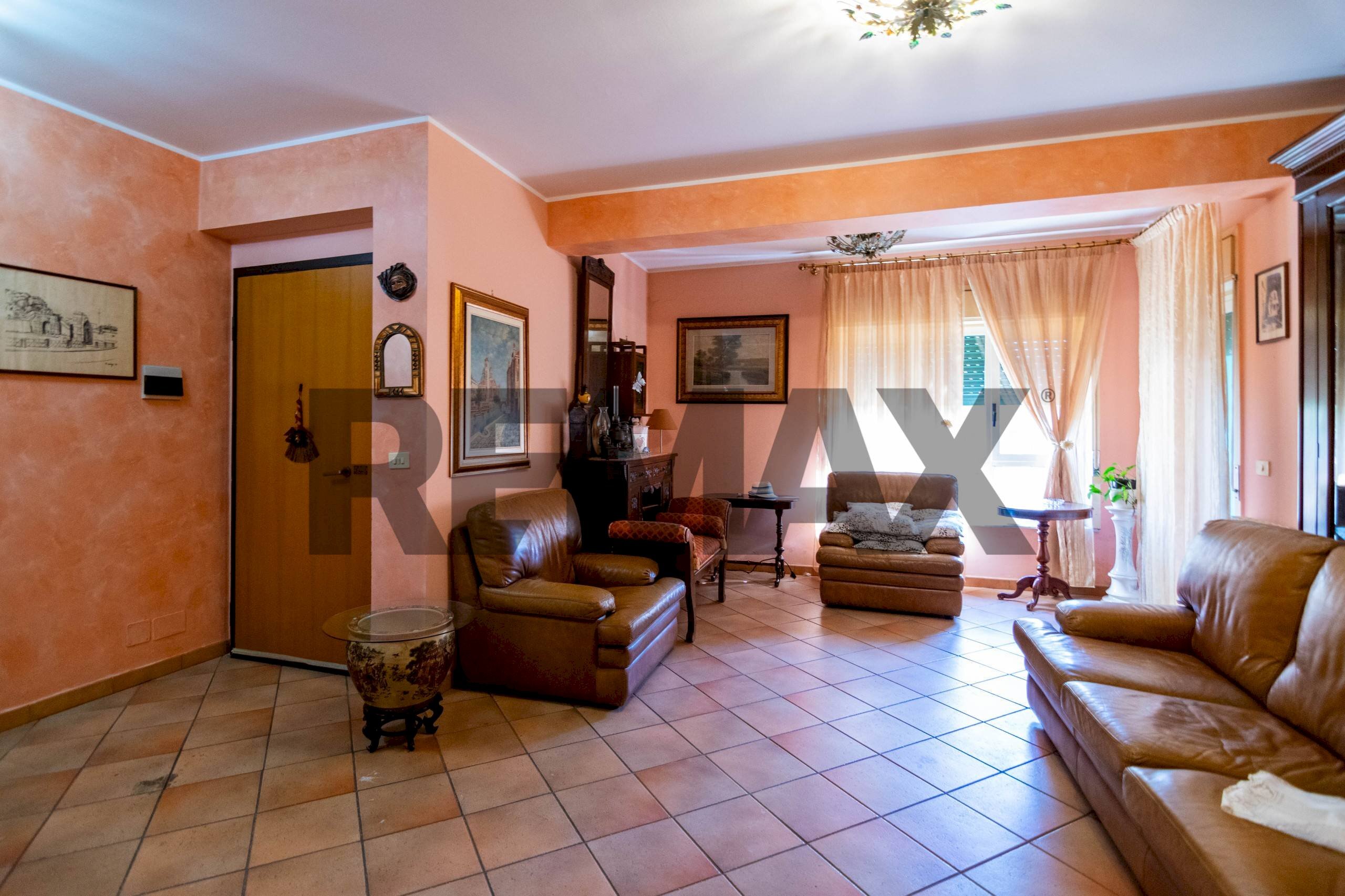 Soggiorno - Four-room apartment Via Giuseppe Antonio Borgese
21, Catania - photo 2