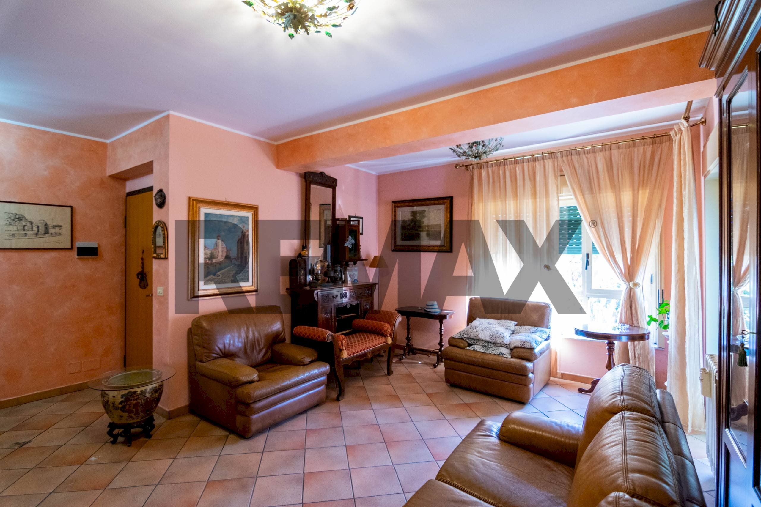 Soggiorno - Four-room apartment Via Giuseppe Antonio Borgese
21, Catania - photo 3