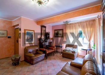 Soggiorno - Quadrilocale Via Giuseppe Antonio Borgese
 
21, Catania - foto 3