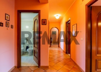 Hall / corridoio - Quadrilocale Via Giuseppe Antonio Borgese
 
21, Catania - foto 15