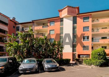 Edificio all\'aperto - Quadrilocale Via Giuseppe Antonio Borgese
 
21, Catania - foto 24