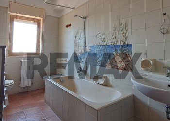 Bagno - Appartamento Via Alcide De Gasperi
 
9, Paterno - foto 2