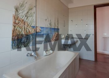 Bagno - Appartamento Via Alcide De Gasperi
 
9, Paterno - foto 5