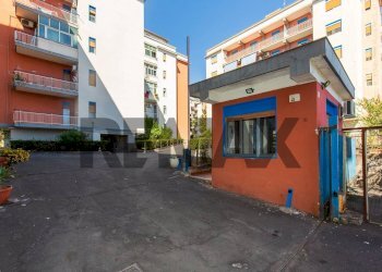 Edificio all\'aperto - Office Via Fasano
20, Gravina di Catania - photo 3
