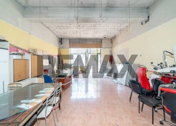 Ufficio - Commercial Premises Via Silvio Pellico
59, Paterno - photo 1